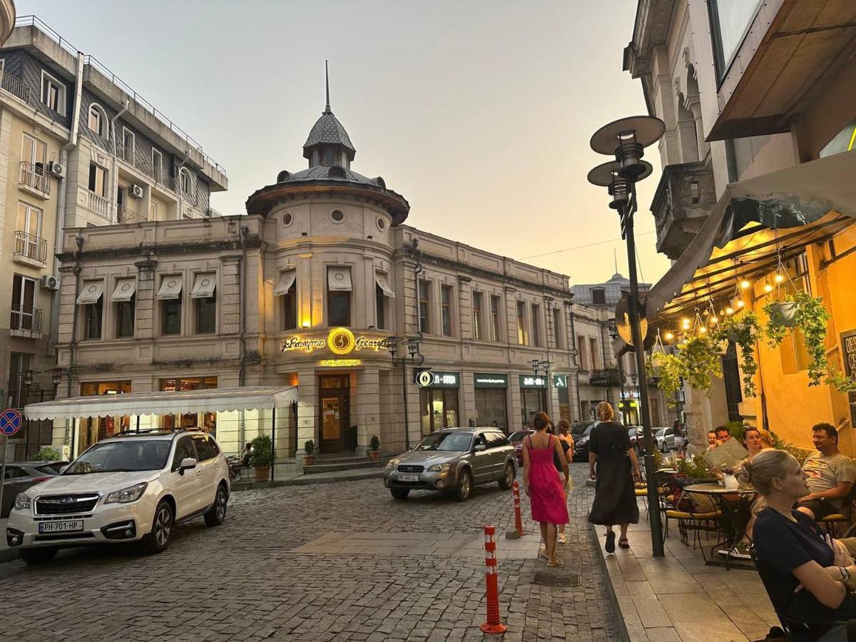 Guest House Memo At The Center Of Kutaisi Exterior photo